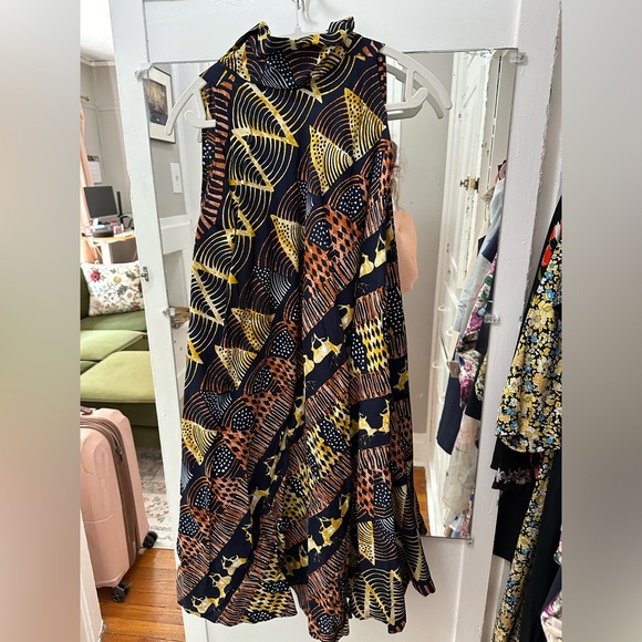 Unique cowlneck dress - Picture 3 of 3